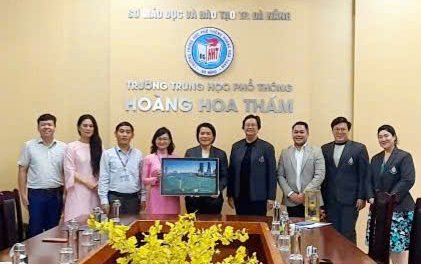 MỞ RỘNG HỢP TÁC QUỐC TẾ: TRƯỜNG THPT HOÀNG HOA THÁM, THÀNH PHỐ ĐÀ NẴNG LÀM VIỆC VỚI ĐOÀN GIÁO VIÊN VÀ HỌC SINH CÁC TRƯỜNG THÁI LAN