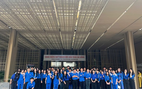 TỔ CHỨC HỌC TẬP TRẢI NGHIỆM MÔN LỊCH SỬ TẠI BẢO TÀNG ĐÀ NẴNG VÀ NHÀ TRƯNG BÀY HOÀNG SA