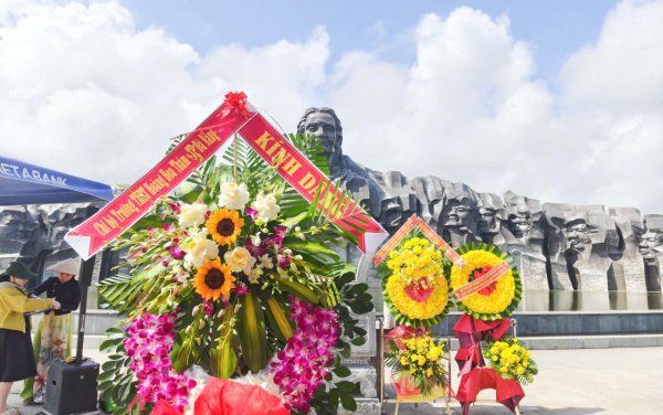 CHI BỘ TRƯỜNG THPT HOÀNG HOA THÁM TỔ CHỨC SINH HOẠT CHUYÊN ĐỀ QUÝ I NĂM 2026 VỚI CHỦ ĐỀ: “TÌM VỀ CỘI NGUỒN – GÌN GIỮ GIÁ TRỊ VĂN HÓA LỊCH SỬ TRÊN ĐẤT QUẢNG”